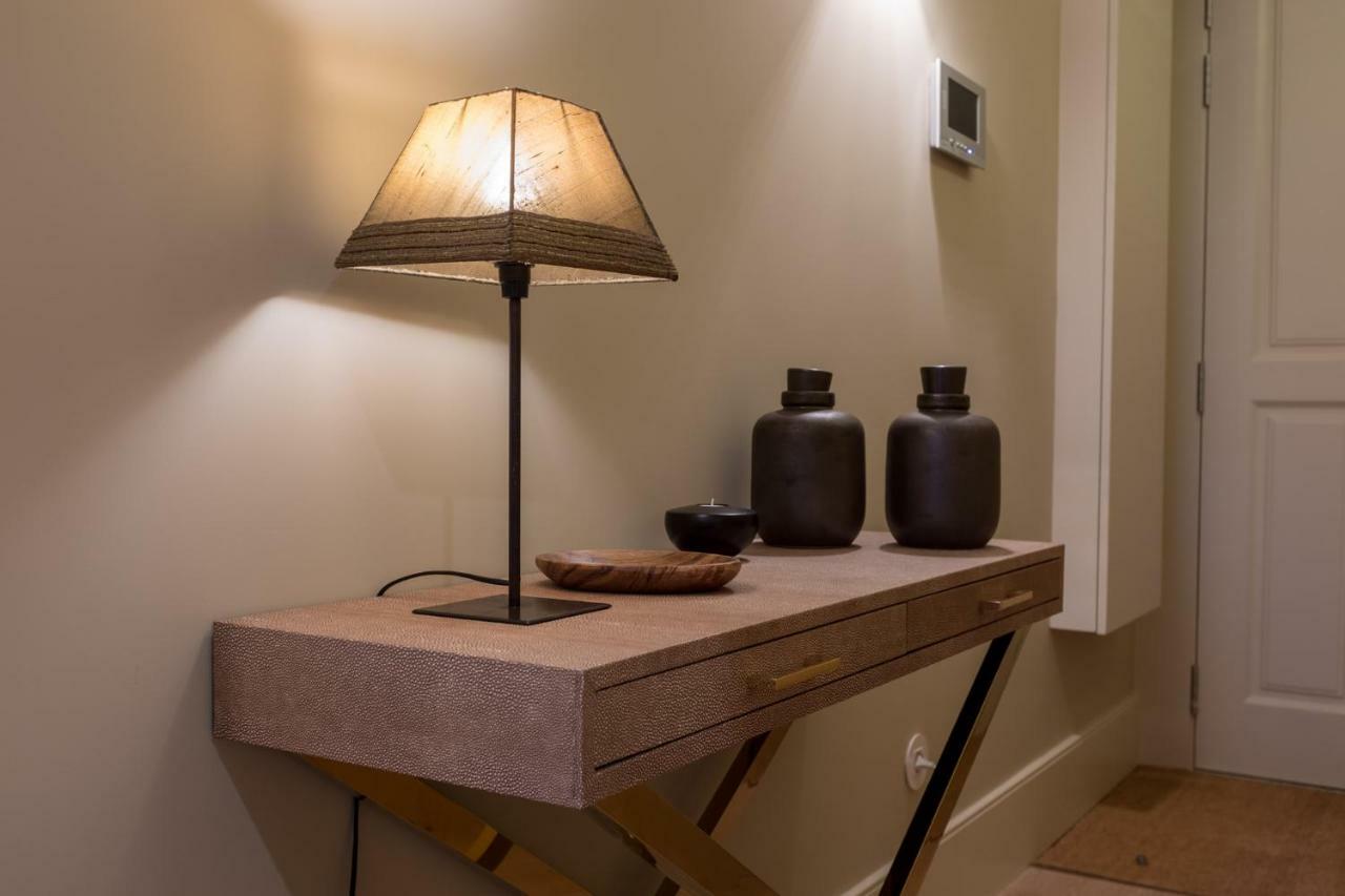 Homeintown Almada - Downtown Elegant - Terrace Ac & Wifi Porto
