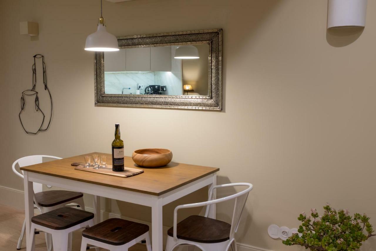 Apartamento Homeintown Almada - Downtown Elegant - Terrace Ac & Wifi Porto