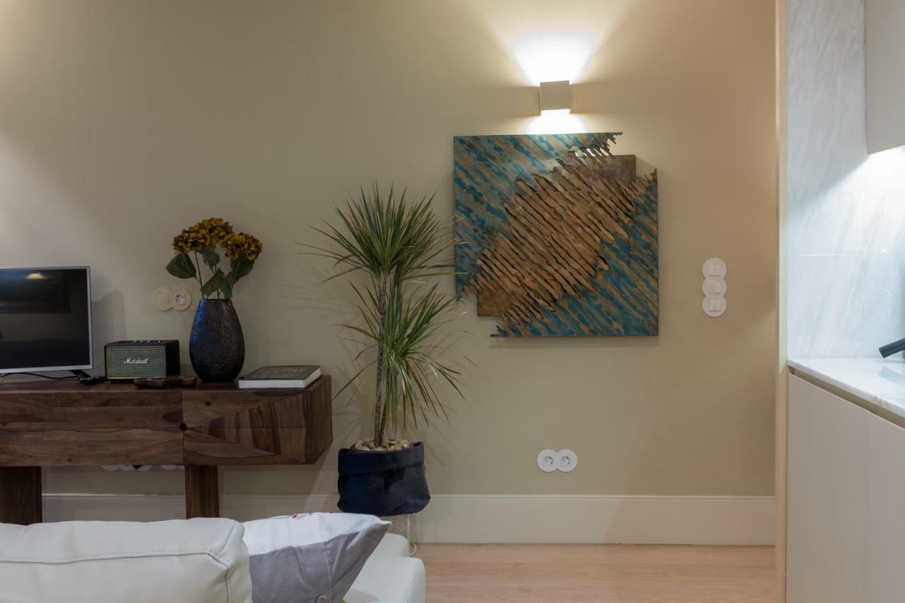 Homeintown Almada - Downtown Elegant - Terrace Ac & Wifi Apartamento